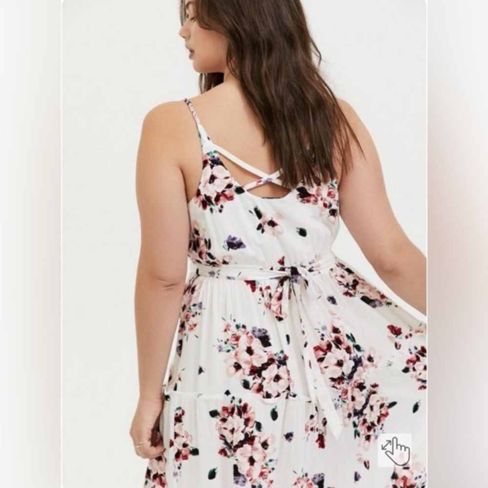 Torrid White Floral Maxi Challis Teired Dress size 2 = 18/20 - Picture 2 of 13